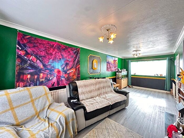 3 Bedroom Terraced House For Sale In Byron Close, Knottingley, WF11