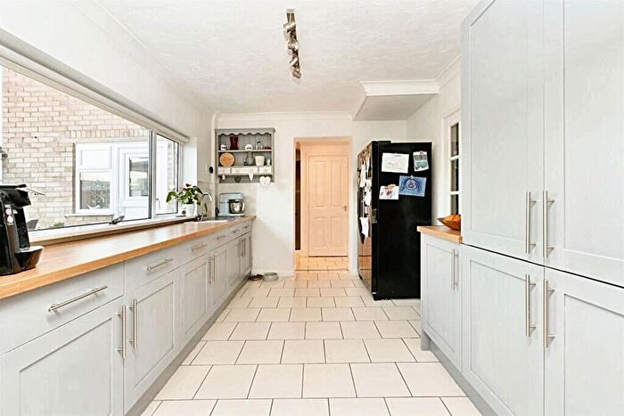 4 Bedroom Detached House For Sale In Peterborough Road, Farcet, PE7
