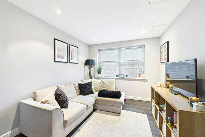 2 Bedroom Flat To Rent In Elmhurst Court, Heathcote Road, Camberley, Surrey, GU15