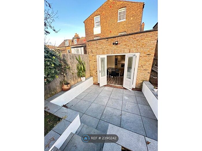 2 Bedroom Flat To Rent In Selsdon Road, West Norwood, Brixton, Herne Hill, Tulse Hill, SE27