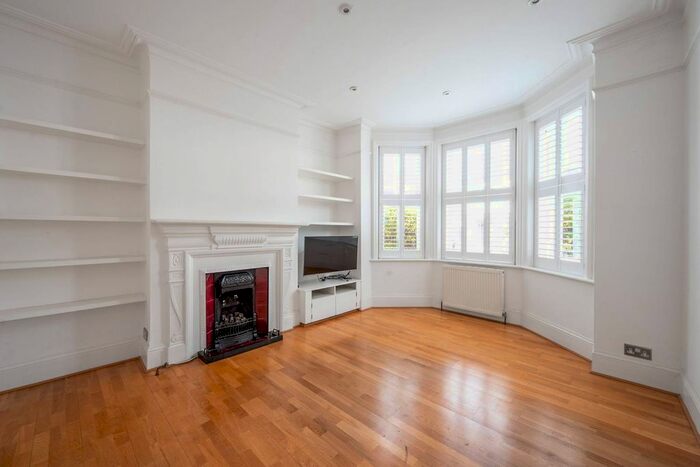 3 Bedroom Flat To Rent In Alwyne Road, Wimbledon, London, SW19