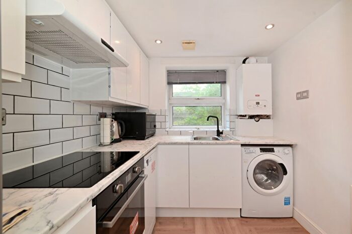 1 Bedroom Flat For Sale In Willesden Lane, London, NW6