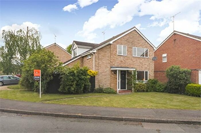 4 Bedroom Detached House To Rent In Sarum Crescent, Wokingham, RG40