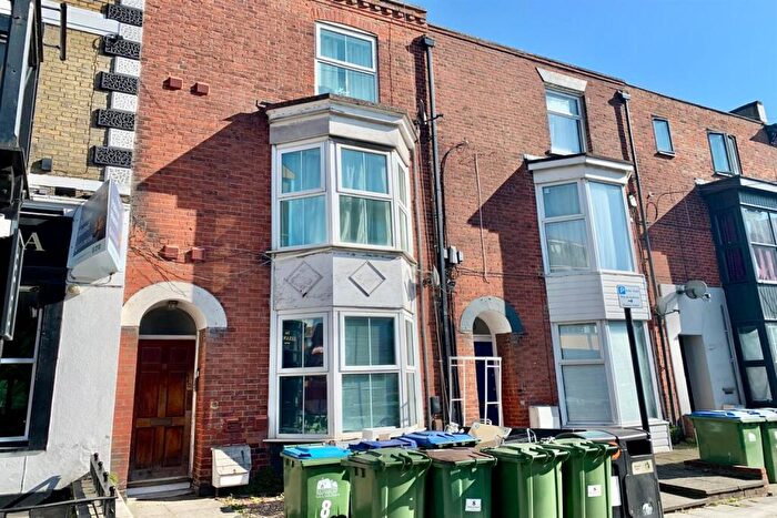 2 Bedroom Flat To Rent In Bellevue Road, SO15