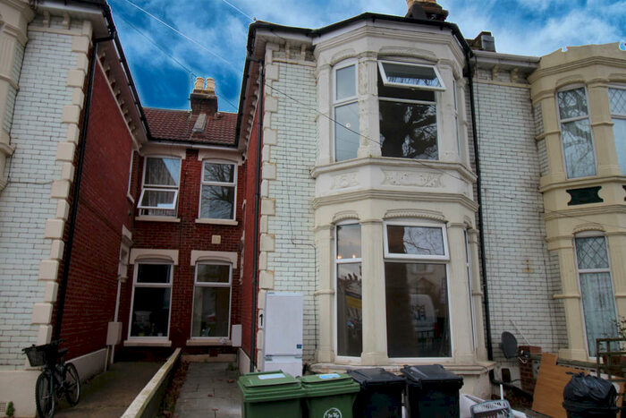 2 Bedroom Flat To Rent In Two Bedroom Apartment, PO2