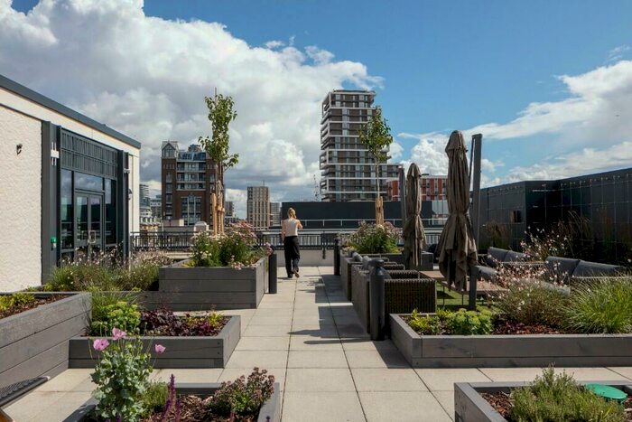 Studio To Rent In Chatfield Road, London, SW11