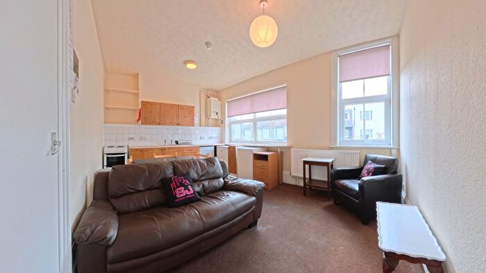 4 Bedroom Flat To Rent In Lewes Road, Brighton, BN2