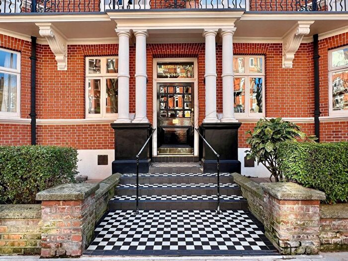 4 Bedroom Flat To Rent In Lauderdale Mansions, Lauderdale Road, W9