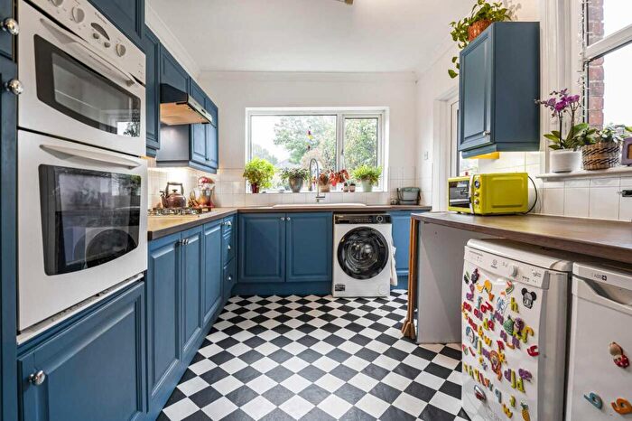 3 Bedroom Terraced House For Sale In Star Road, Caversham, Reading, Berkshire, RG4