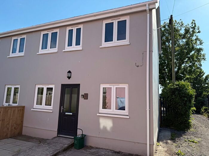 2 Bedroom Flat To Rent In Causeway Street Forde Court, Cydweli, SA17