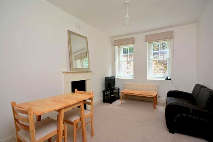 1 Bedroom Flat To Rent In Addison Bridge Place, Olympia, London, W14