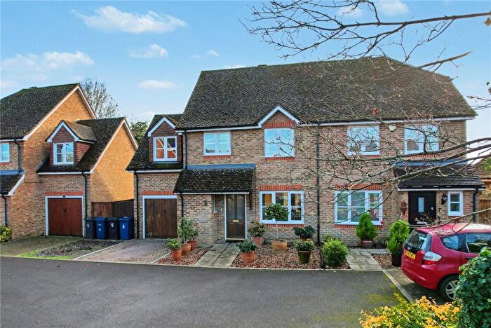 4 Bedroom Semi Detached House For Sale In Green Croft, Badshot Lea, Farnham, Surrey, GU9