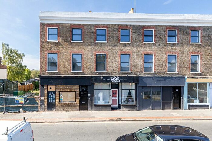 Flat To Rent In Portland Road, London, SE25