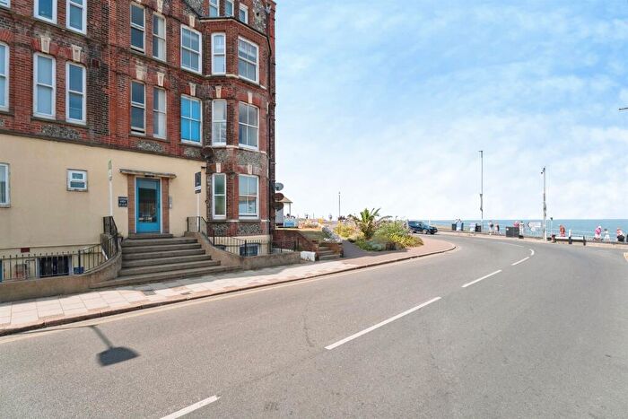 2 Bedroom Flat For Sale In Prince Of Wales Road, Cromer, NR27
