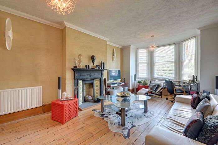 2 Bedroom Flat For Sale In Devonshire Road, Forest Hill, SE23