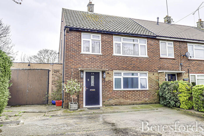 3 Bedroom Semi-Detached House For Sale In Broad Meadow, Kelvedon Hatch, CM15