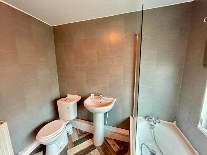 3 Bedroom End Of Terrace House To Rent In Lumley Street, Sunderland, SR4