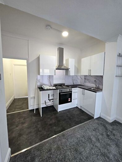 2 Bedroom Flat To Rent In Ilford, IG1