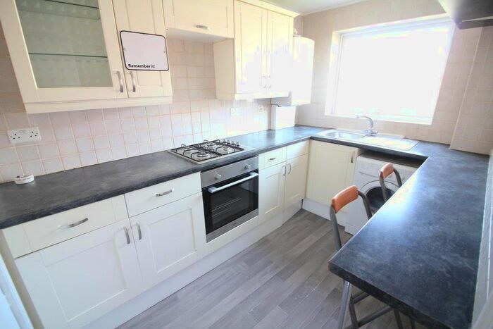 1 Bedroom Flat To Rent In Makepeace Road, Northolt, UB5