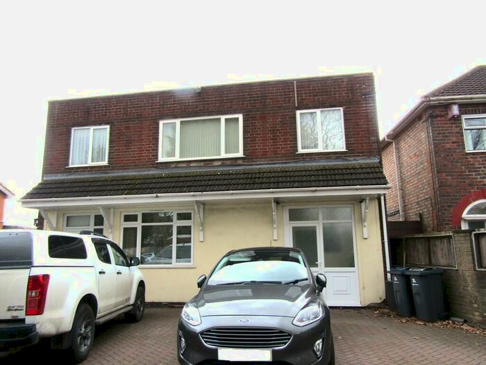 3 Bedroom Maisonette To Rent In Woodacre Road, Pype Hayes, B24