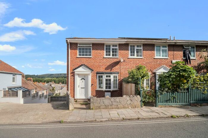 3 Bedroom End Of Terrace House To Rent In Swanage, BH19