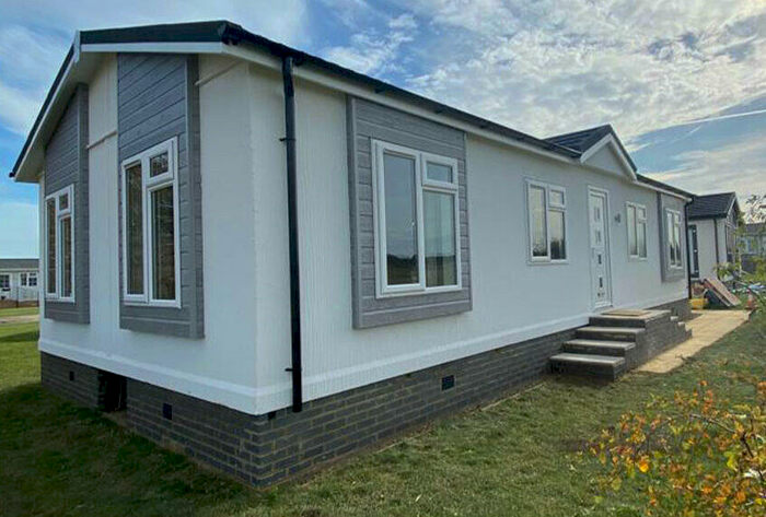 2 Bedroom Park Home For Sale In Hailsham, East Sussex, BN27