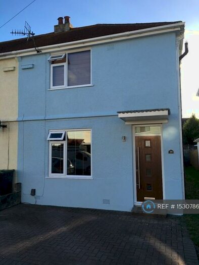 3 Bedroom End Of Terrace House To Rent In Portfield Close, Christchurch, BH23