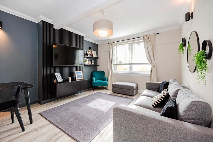 2 Bedroom Flat To Rent In Prestonfield Terrace, Edinburgh, EH16