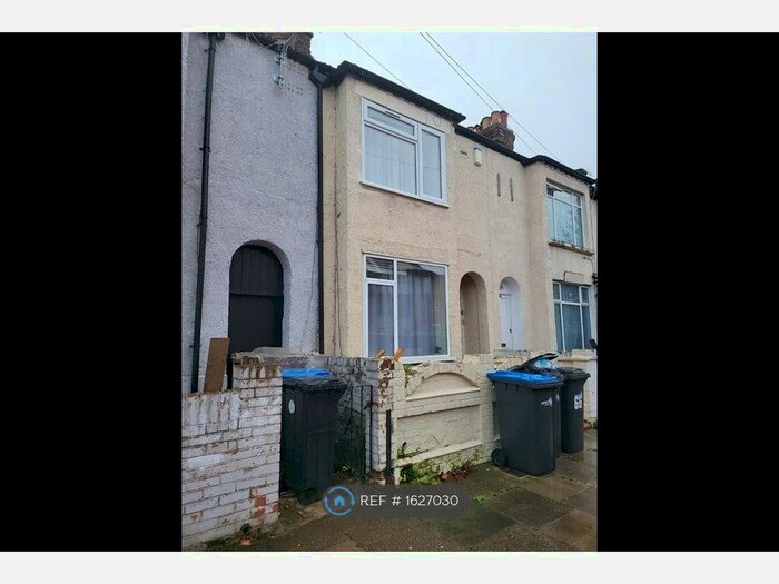 1 Bedroom Flat To Rent In Eastbournia Avenue, London, N9