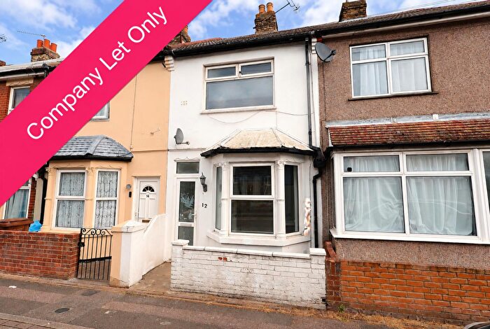 4 Bedroom House To Rent In Eva Road, Gillingham, ME7