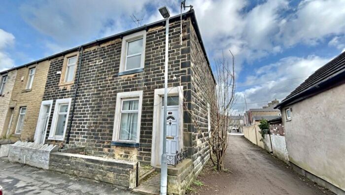 3 Bedroom End Of Terrace House For Sale In Haydock Street, Burnley, BB10