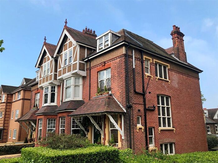 2 Bedroom Flat To Rent In The Drive, Hove, East Sussex, BN3