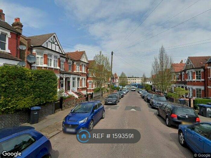 2 Bedroom Flat To Rent In Ground Floor, London, N11