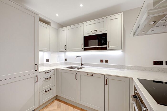 2 Bedroom Flat To Rent In Clifton Mansions, Park Avenue, NW2