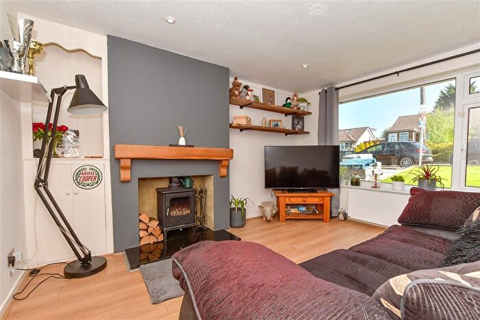 2 Bedroom Semi-detached Bungalow For Sale In Wayside Avenue, Tenterden, Kent, TN30