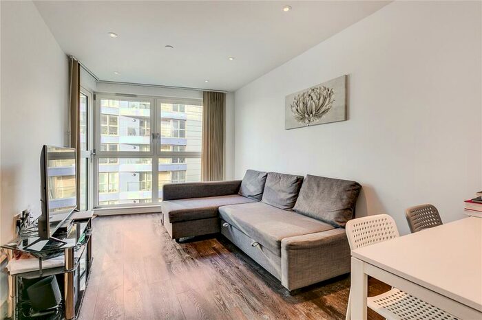 1 Bedroom Flat To Rent In Queensland Road, Holloway, N7