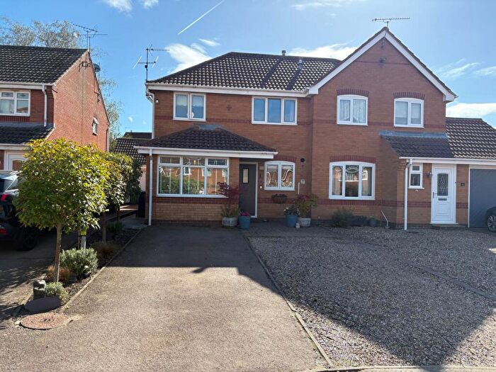 3 Bedroom Semi-Detached House For Sale In Harvest Way, Broughton Astley, Leicester, LE9