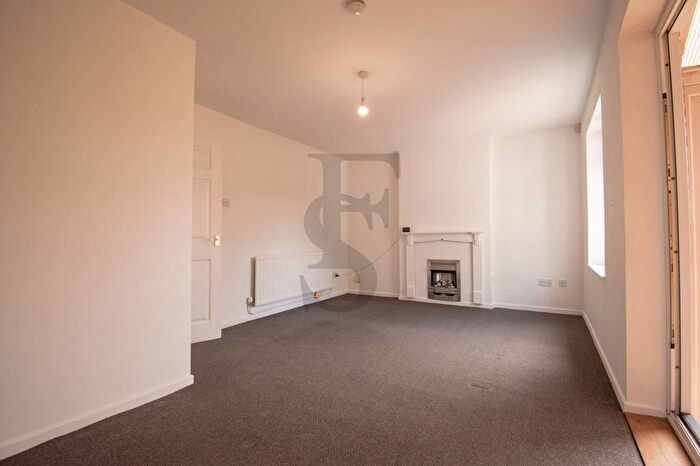 2 Bedroom End Of Terrace House To Rent In Sharpley Drive, Leicester, LE4
