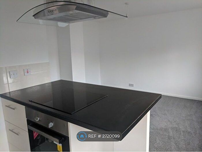 1 Bedroom Flat To Rent In Glyn Avenue, Bilston, WV14