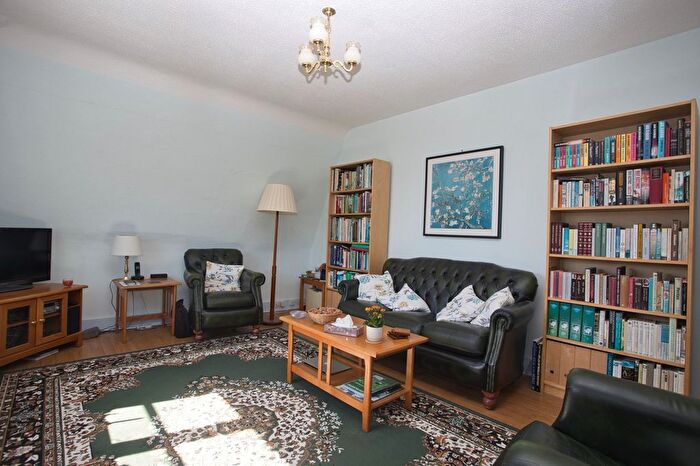 2 Bedroom Flat For Sale In Clifton Crescent, Folkestone, CT20