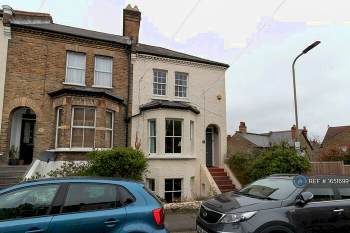 4 Bedroom End Of Terrace House To Rent In Burnhill Road, Beckenham, BR3