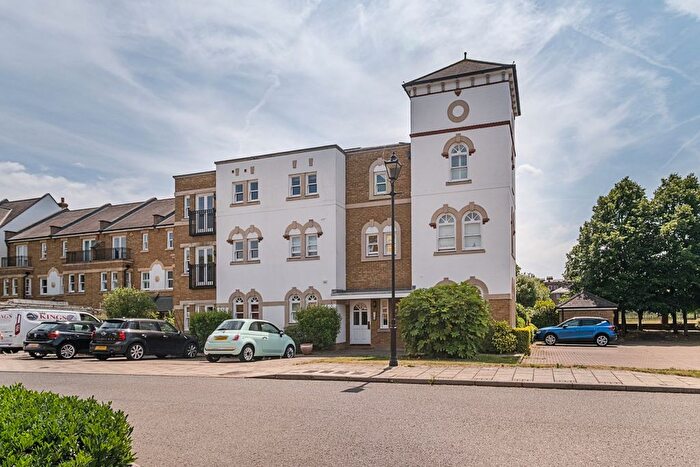 1 Bedroom Flat To Rent In Admiralty Way, Teddington, TW11