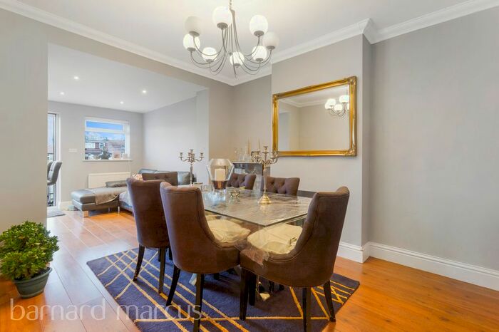 3 Bedroom Property To Rent In Stoneleigh Avenue, Worcester Park, KT4