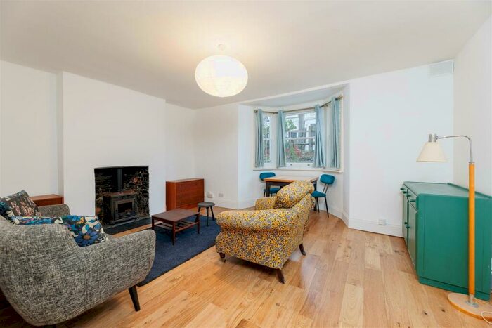 2 Bedroom Flat To Rent In Wilson Road, London, SE5