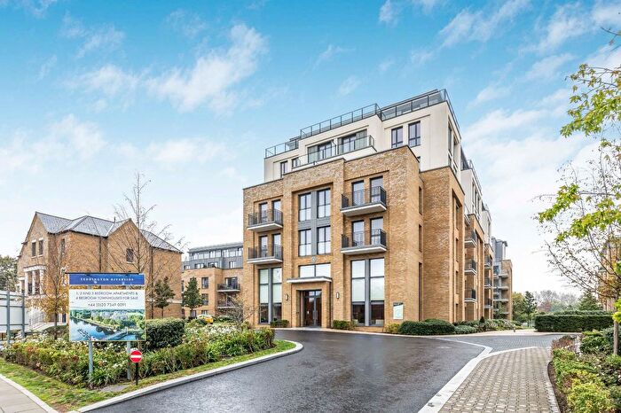 3 Bedroom Flat To Rent In Pinewood Gardens, Teddington, Middlesex, TW11