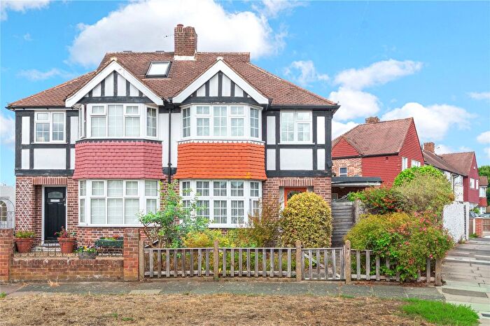 3 Bedroom Semi-Detached House For Sale In Manoel Road, Twickenham, TW2