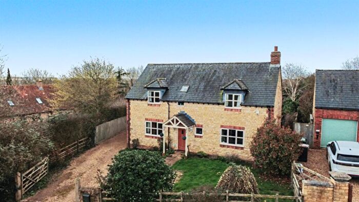 4 Bedroom Detached House For Sale In Trailli Lane, Woodford, NN14