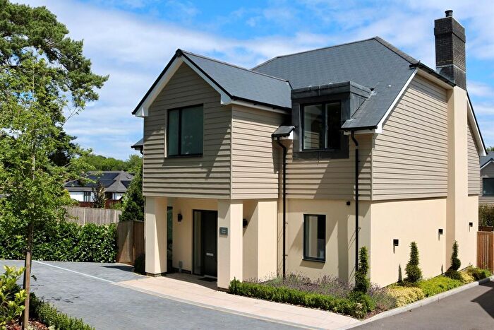 6 Bedroom Detached House For Sale In Kennel Lane, Fetcham, KT22