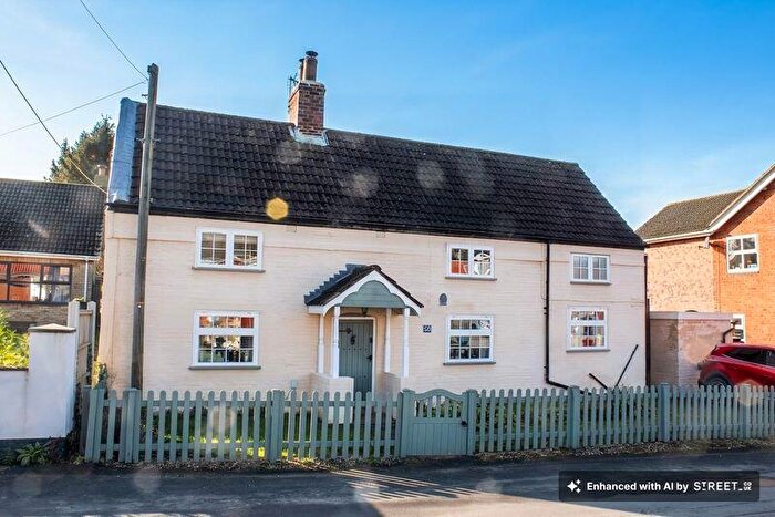 3 Bedroom Cottage For Sale In South Street, Barnetby, DN38