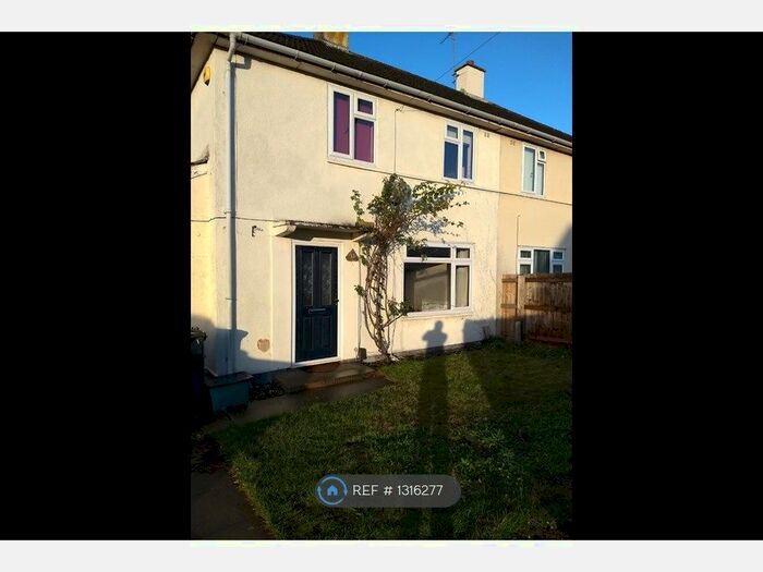 3 Bedroom Semi-Detached House To Rent In Elmleaze, Gloucester GL2